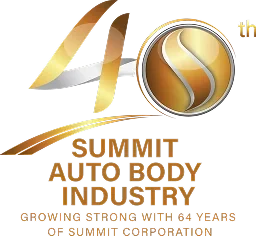 โลโก้ Summit Auto Body Industry